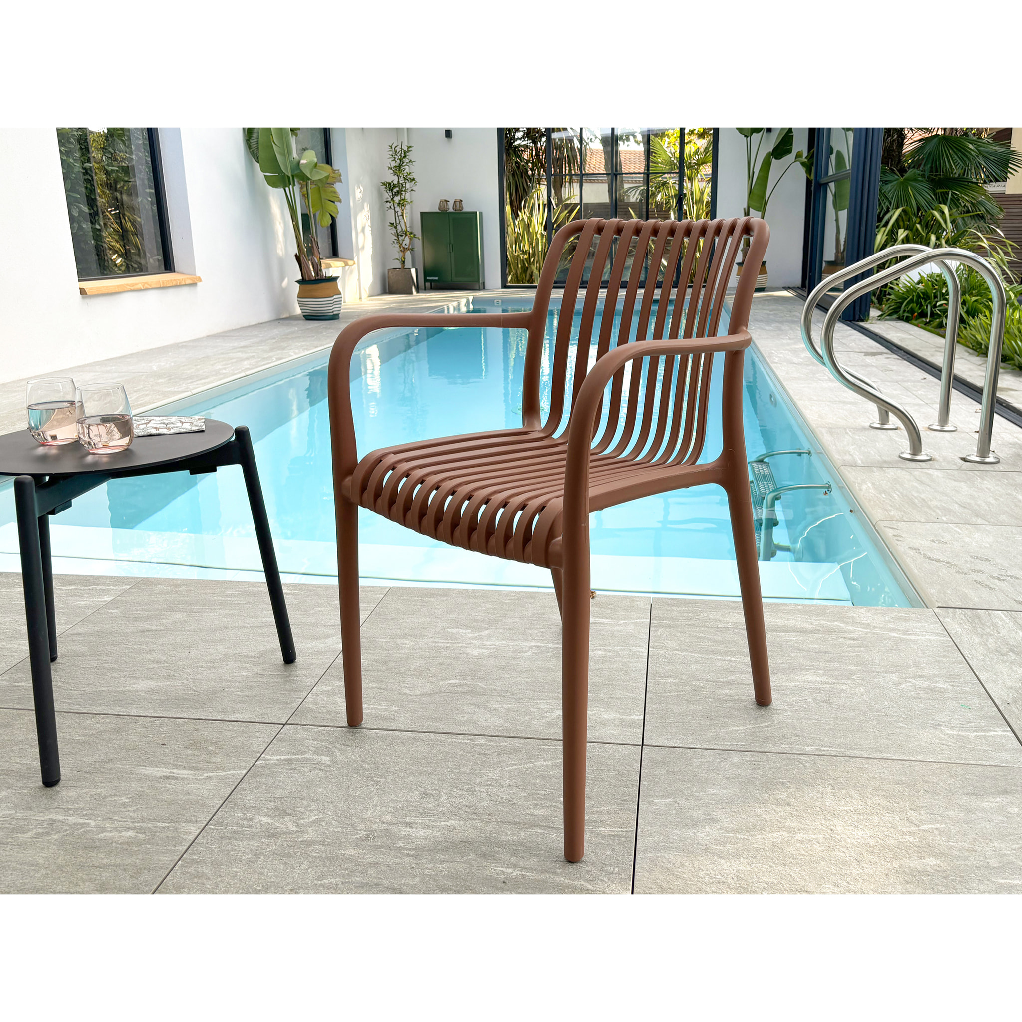 TIAGO - Fauteuil de jardin empilable en Polypropylène terracotta