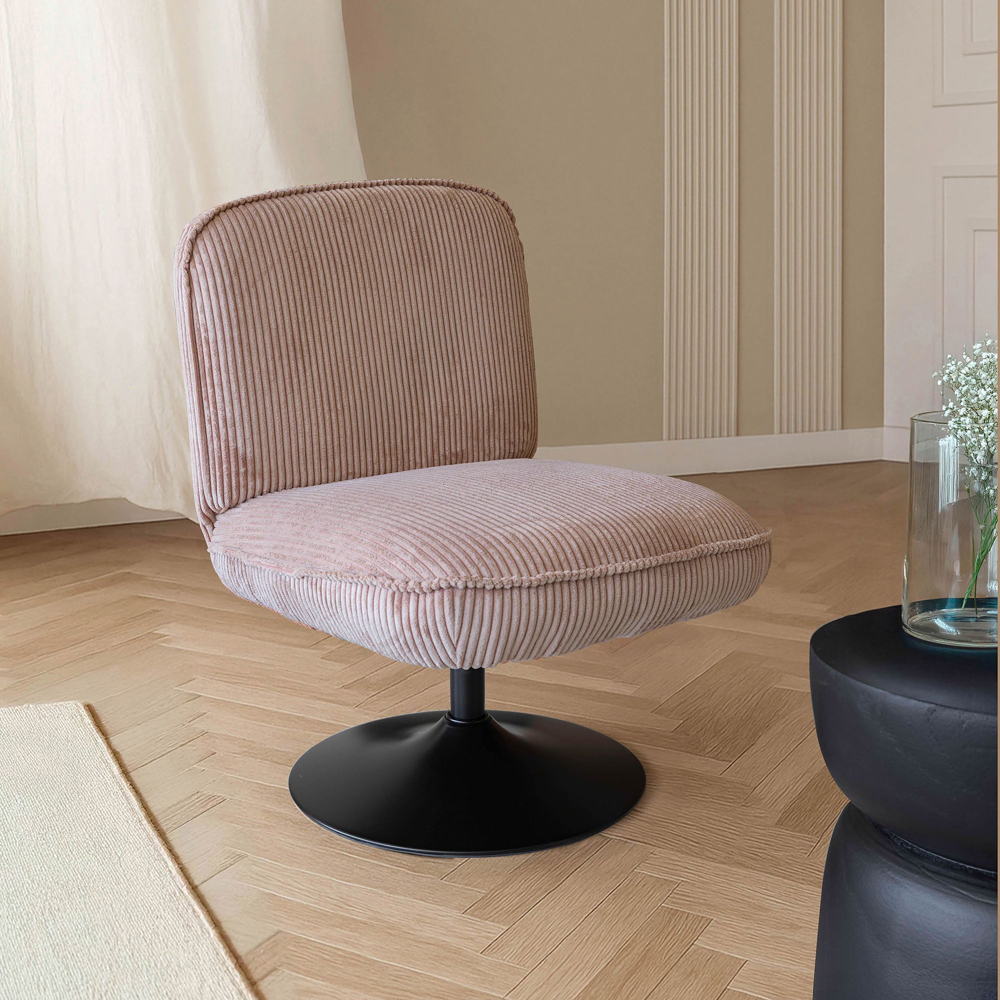 Fauteuil pivotant en velours rose et pied en métal noir FUNKY