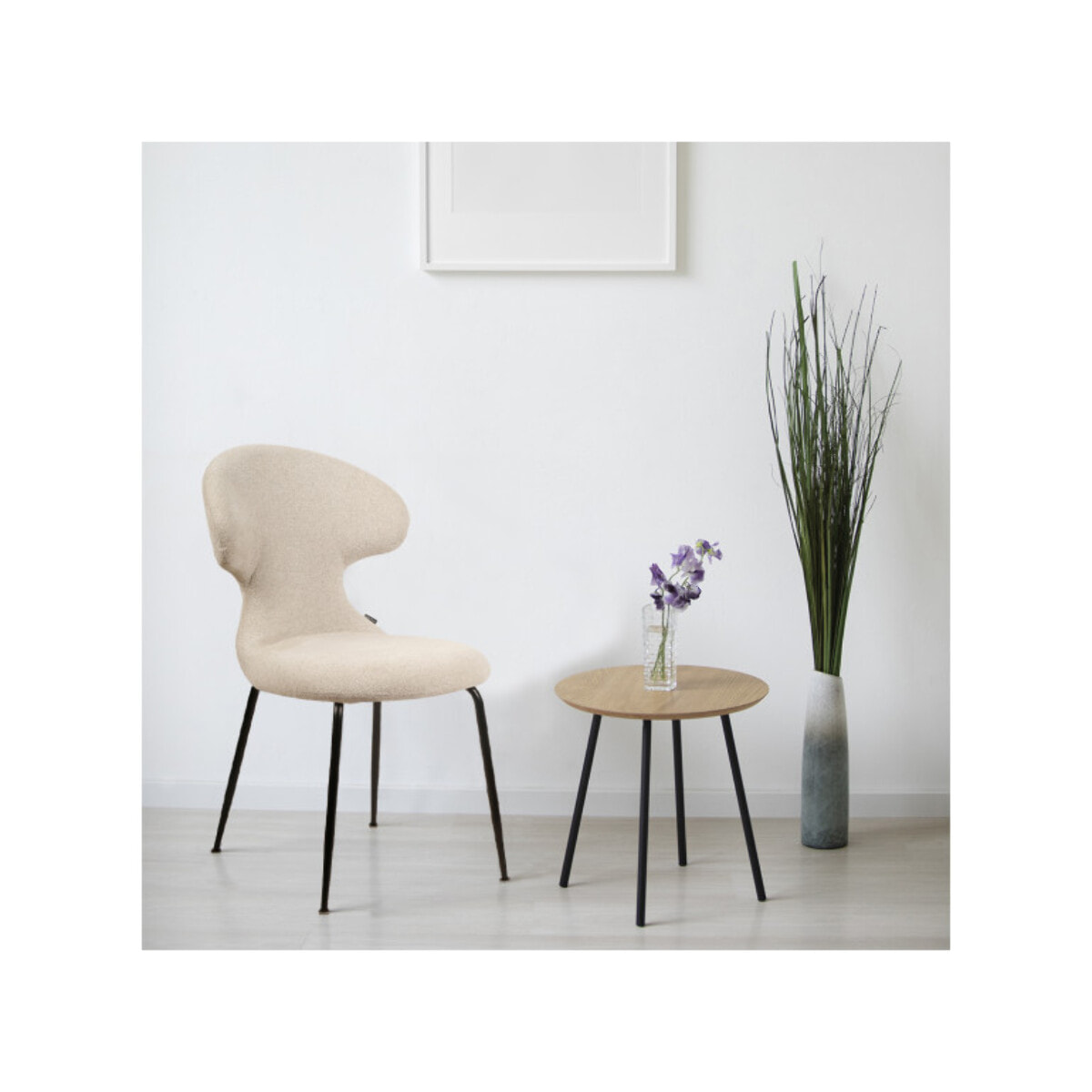 Chaise en tissu doux avec piètement en métal noir - SILVIO