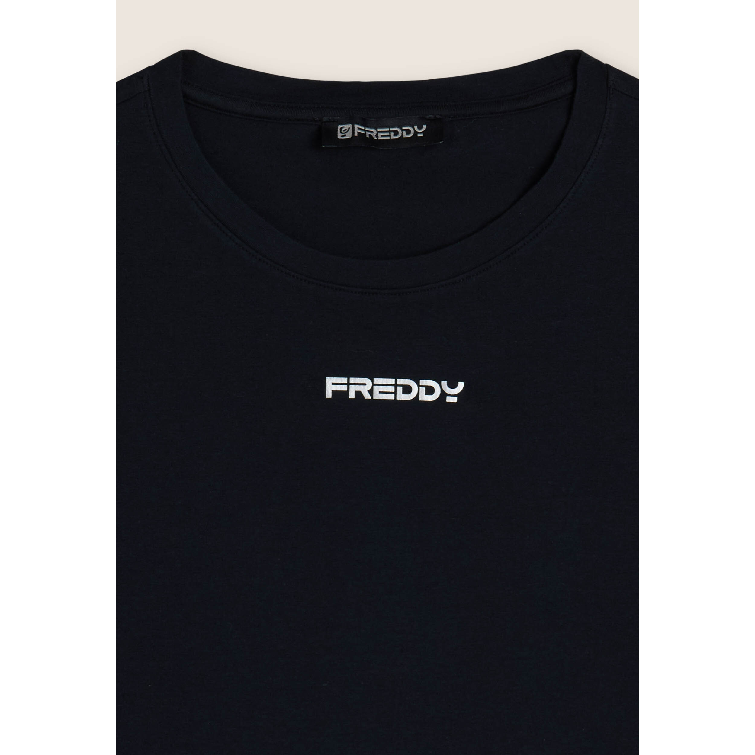T-shirt comfort fit in jersey elasticizzato con logo