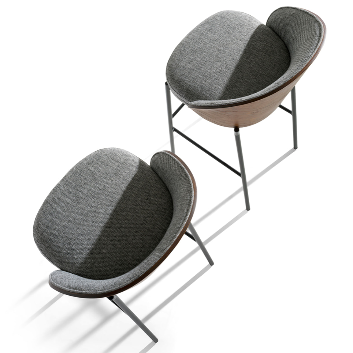 Taburete tapizado en tela gris y respaldo de madera chapada en nogal natural con estructura de patas de acero inoxidable negro 53x51x98cm