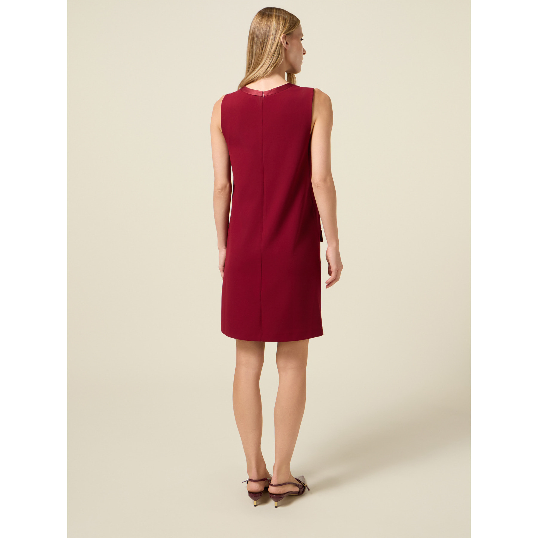 Oltre - Vestido tubo fluido con bolsillos y botones - Rojo