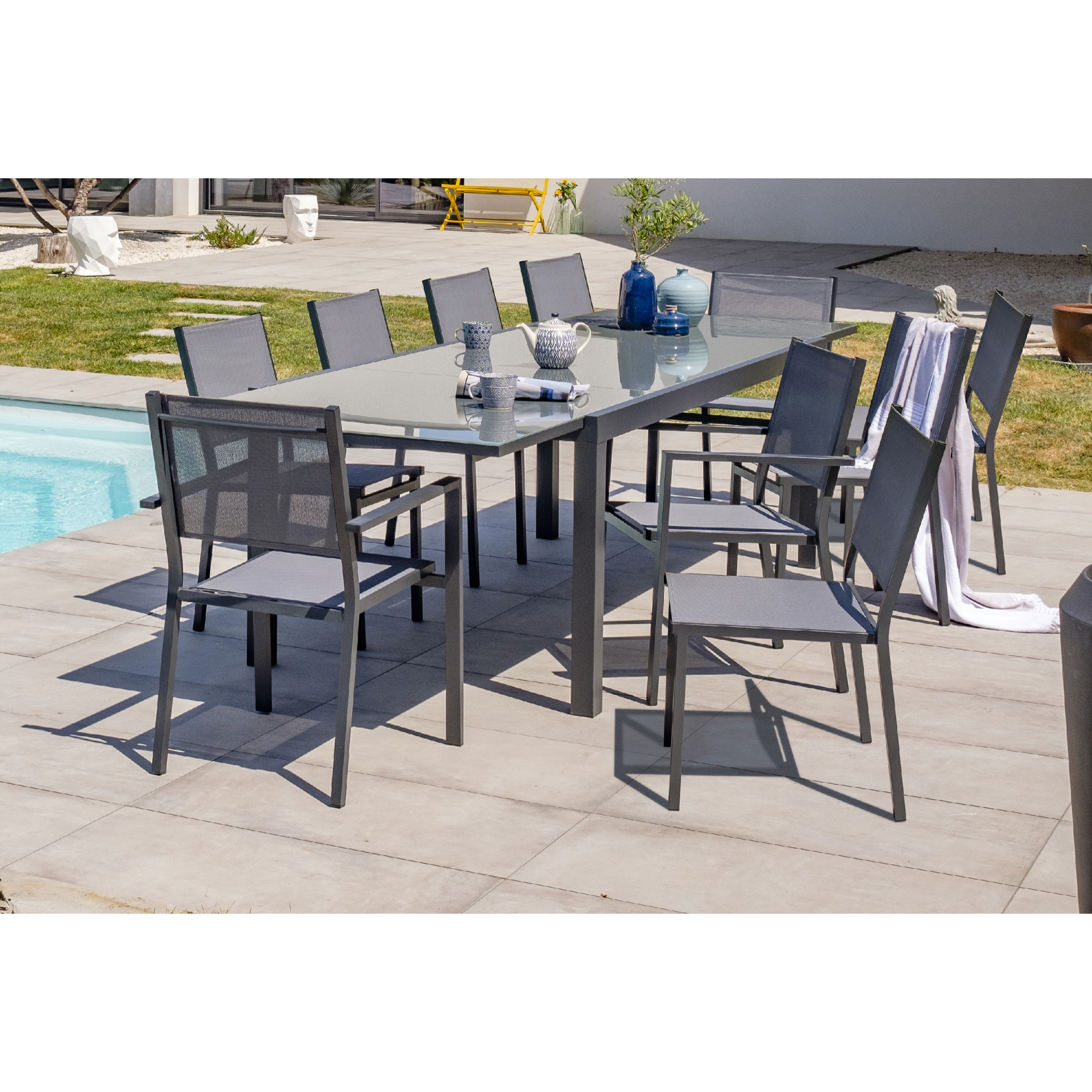TOLEDE - Ensemble repas 10 places en aluminium et plateau verre