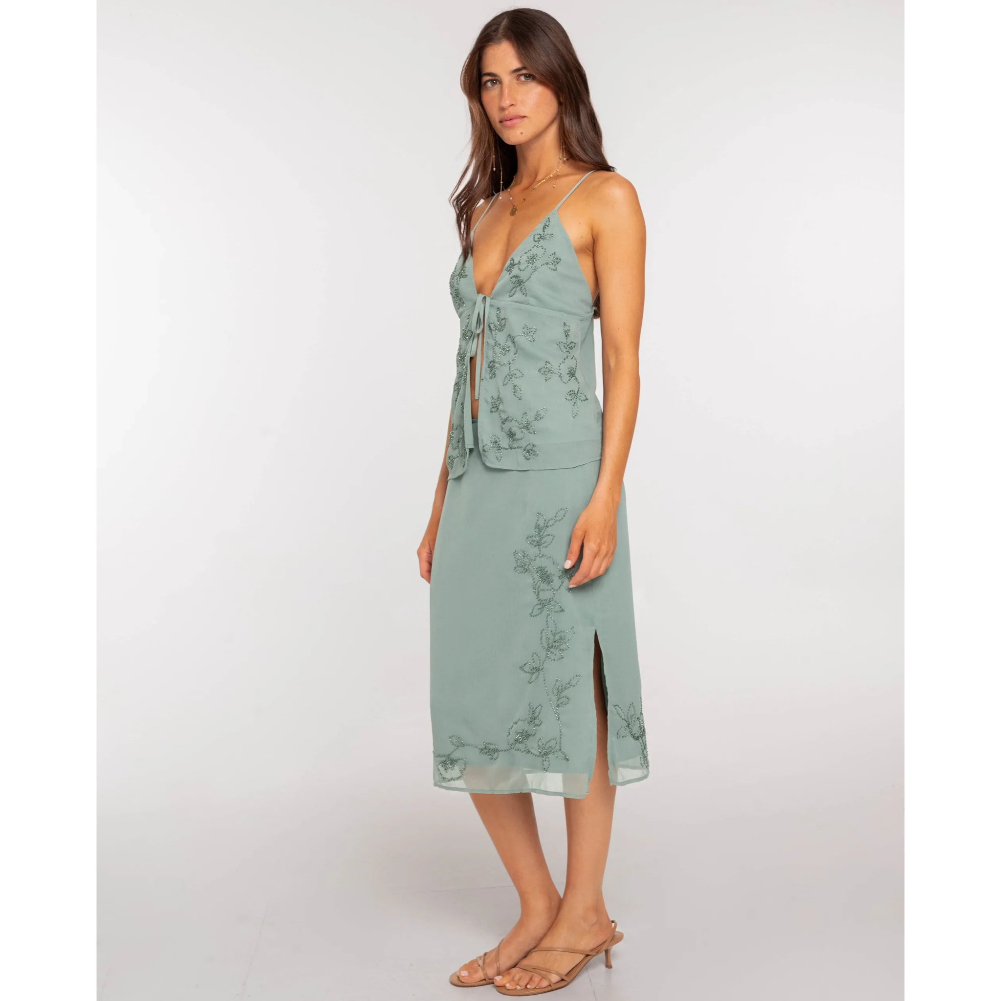 Top de tirantes de mujer con bordado y lazada