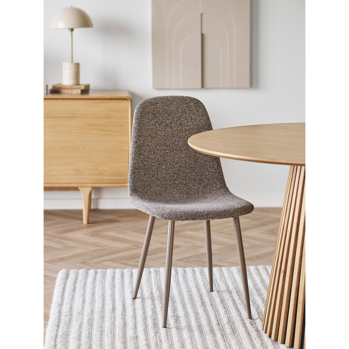 Set 2 sedie da pranzo Stockholm in poliestere marrone chiaro con gambe in metallo 44x54x88 cm