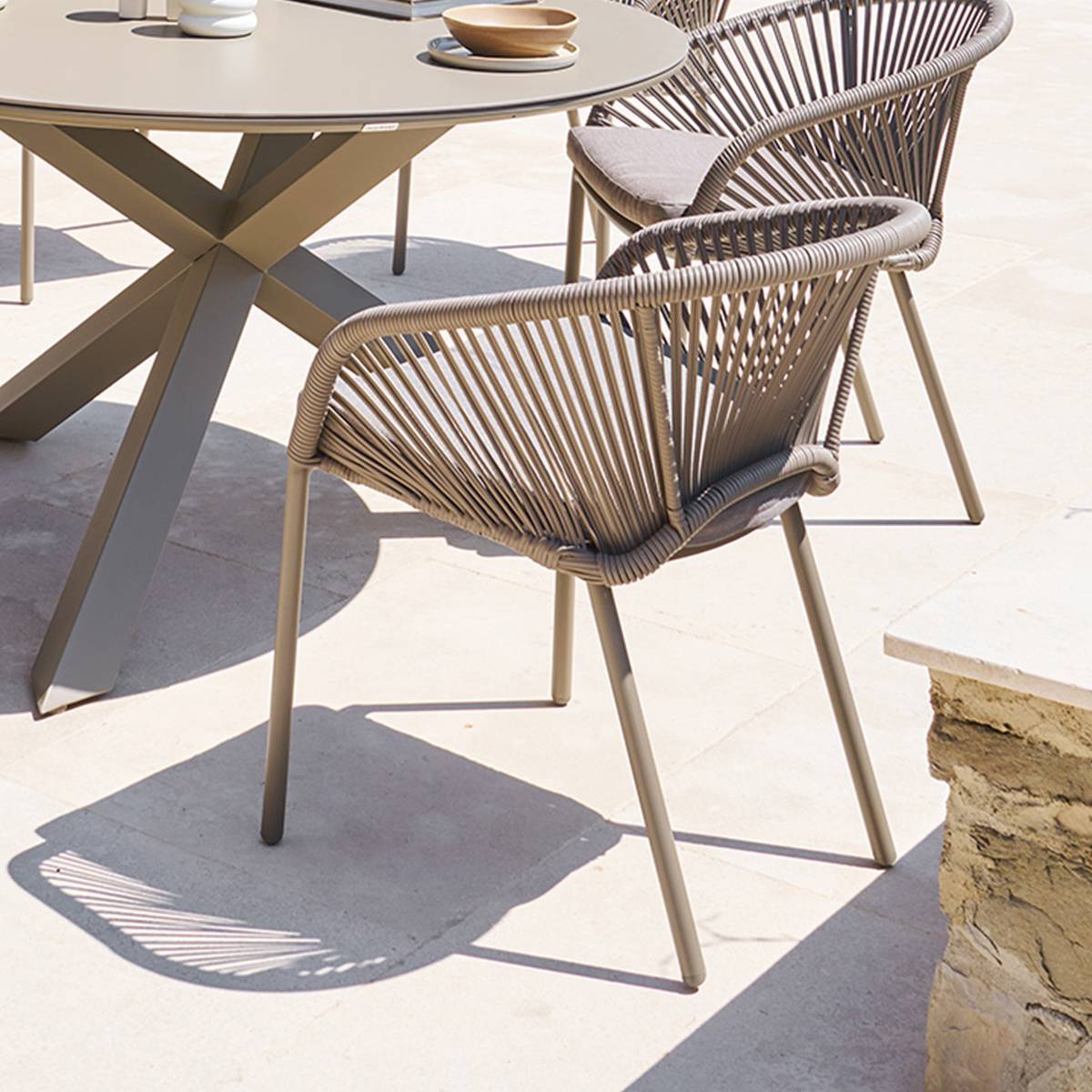 Fauteuil de jardin Oryon empilable café