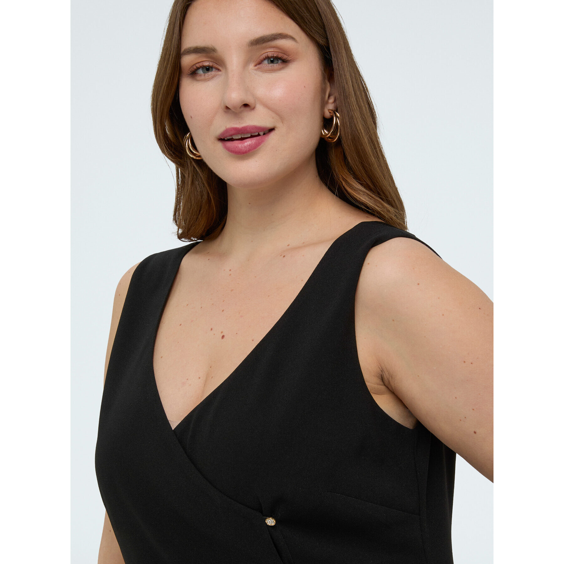 Fiorella Rubino - Vestido tubo con botones joya - GLAM - Negro