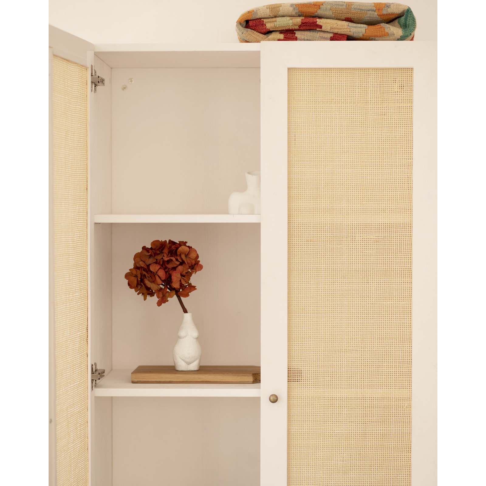 Armoire medulla en bois massif et rotin blanc 180x80cm Hauteur: 180 Longueur: 80 Largeur: 40