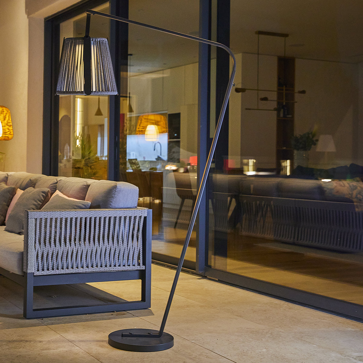 Lampadaire solaire déporté RAYGLOW H180C