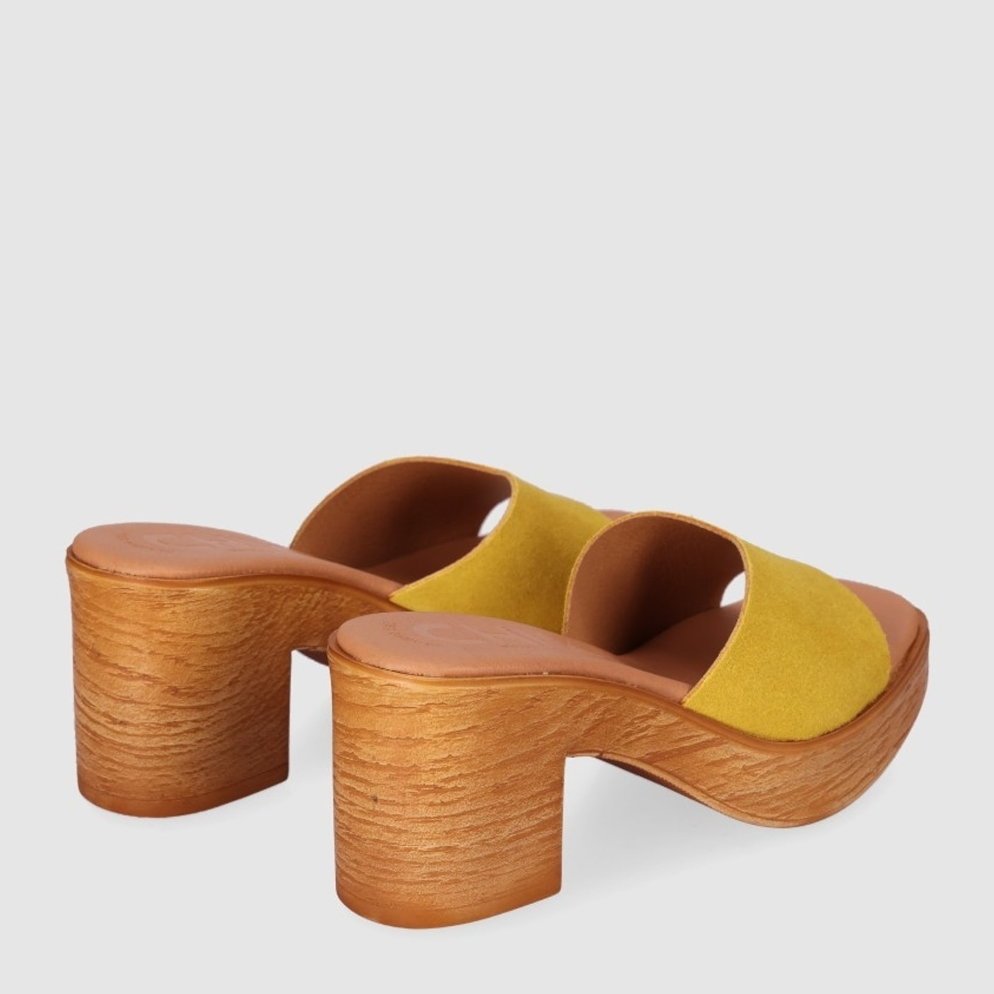Sandalias de Serraje - Mostaza - Tacón: 6 cm