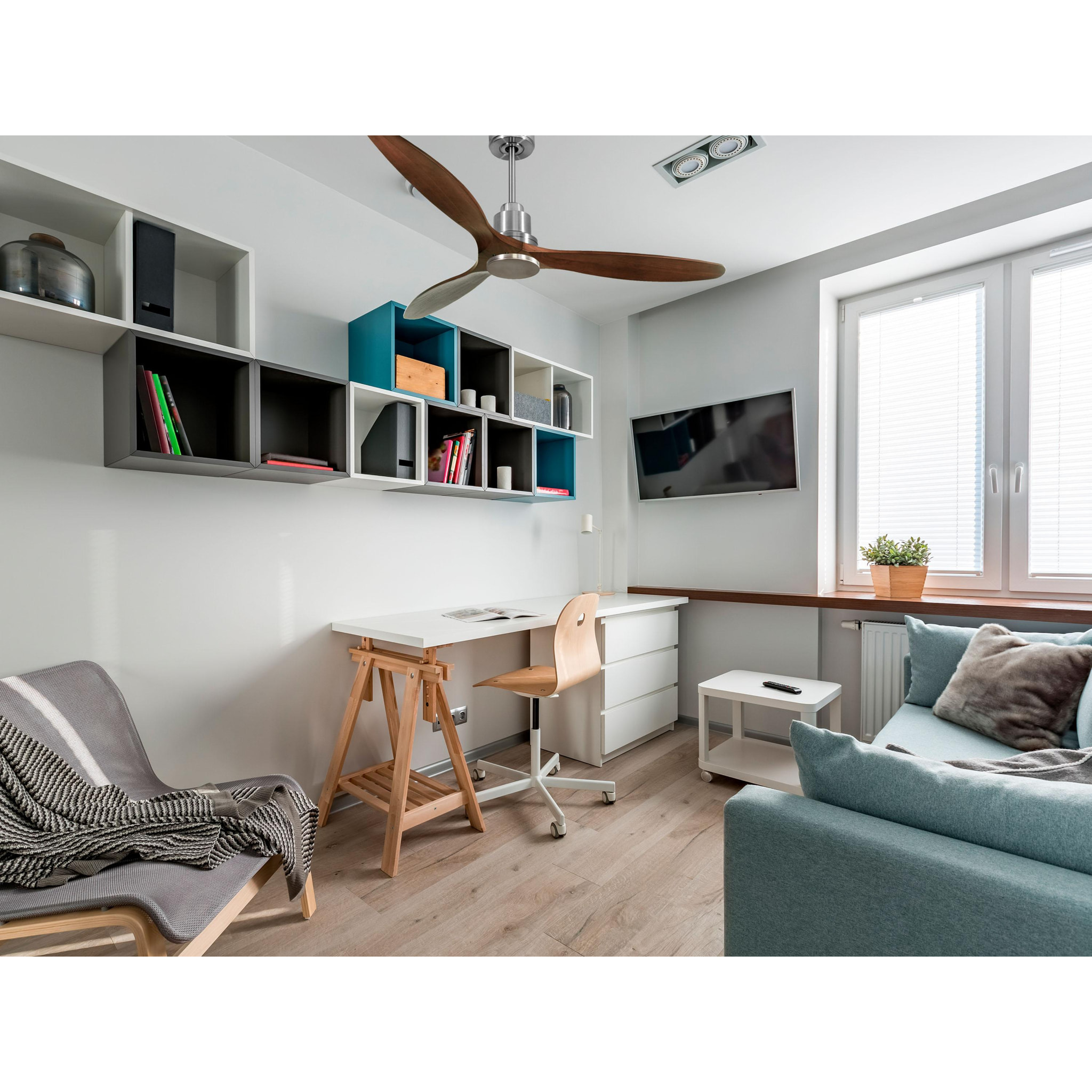 Ventilateur de plafond Réversible  Thermostat Wifi Moteur à courant continu Toits en pente Télécommande Hypersilence Mémoire Shopify Vendible (AUTOMATIQUE)