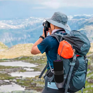 Altavoz portátil Bluetooth 5.3, radio FM, 11 modos de luz RGB, diferentes conexiones y batería de 1200mAh.