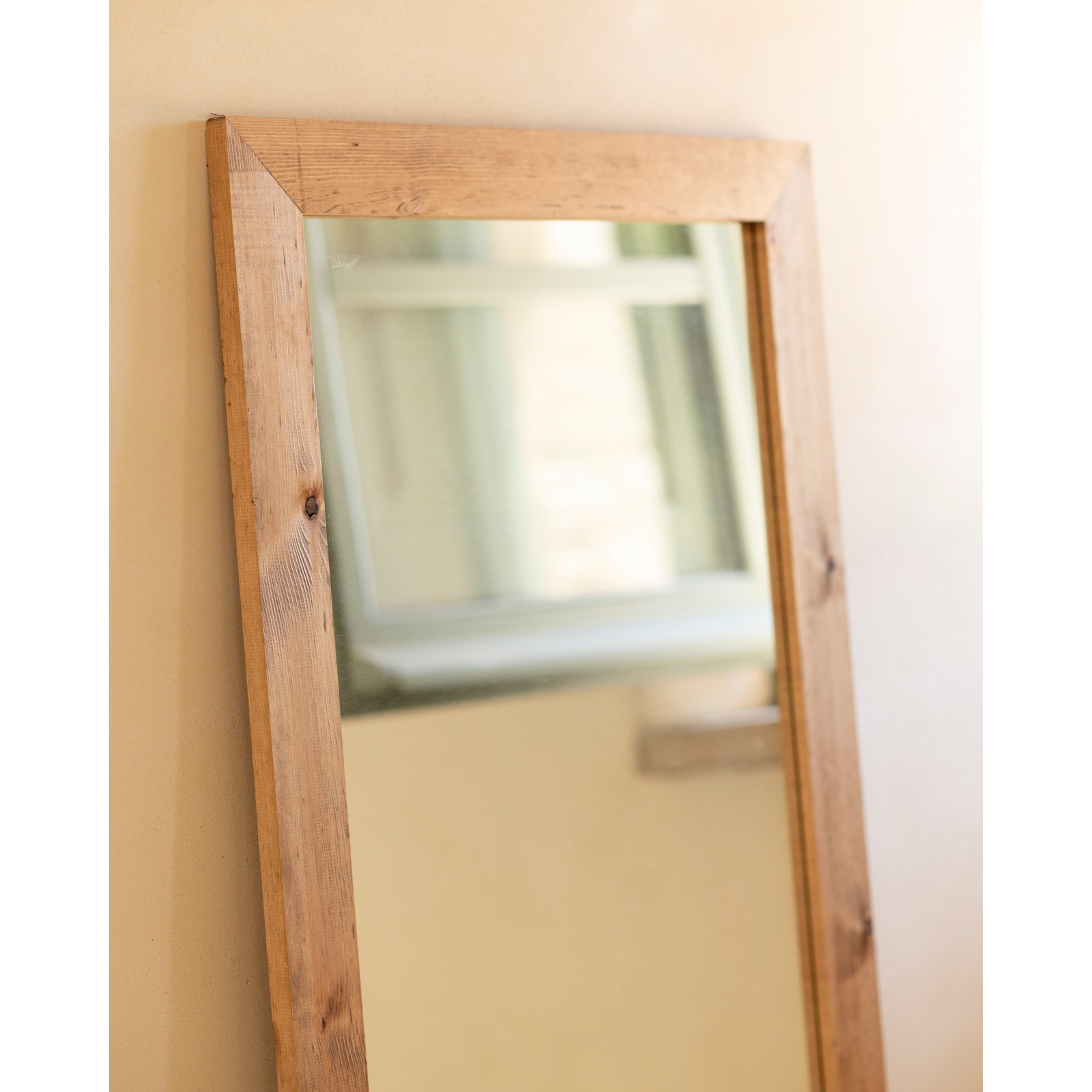 Espejo rectangular de madera de pino en tono natural de 60x160cm Alto: 160 Largo: 60 Ancho: 2