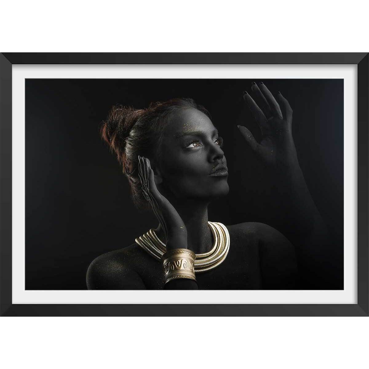 Affiche photo d'art sofia Affiche + cadre en bois - Noir
