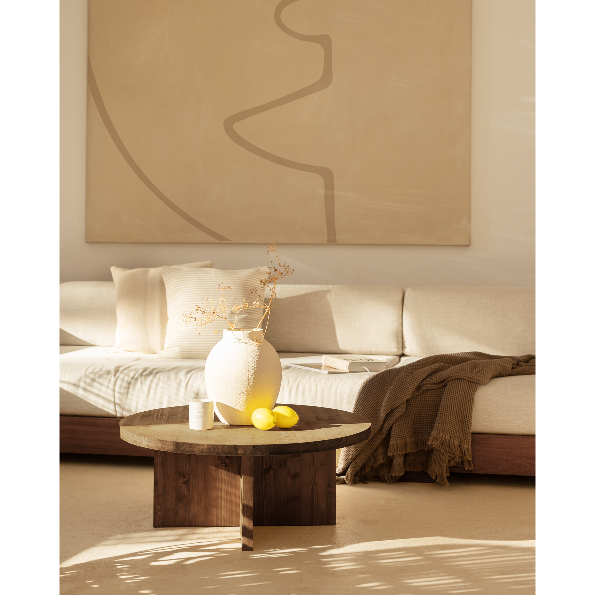 Pack de 2 tables basses rondes en bois massif ton noyer 80x80cm Hauteur: 30 Longueur: 80 Largeur: 80