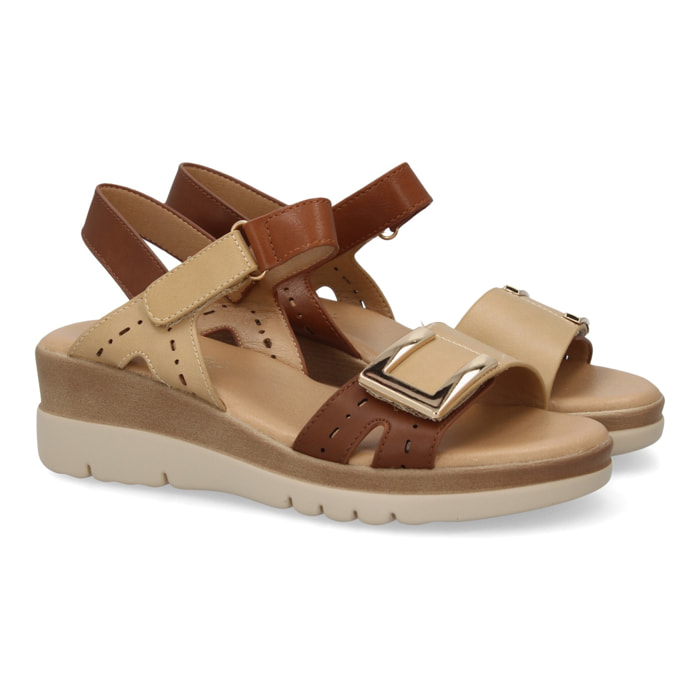 Sandalia de cuña mujer diseño moderno