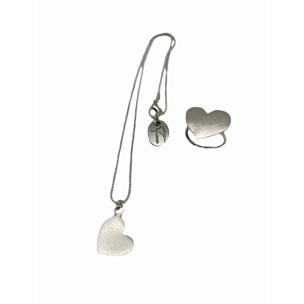 Conjunto colgante y anillo de corazón en latón y zamak chapado en plata de ley. 40cm T-14