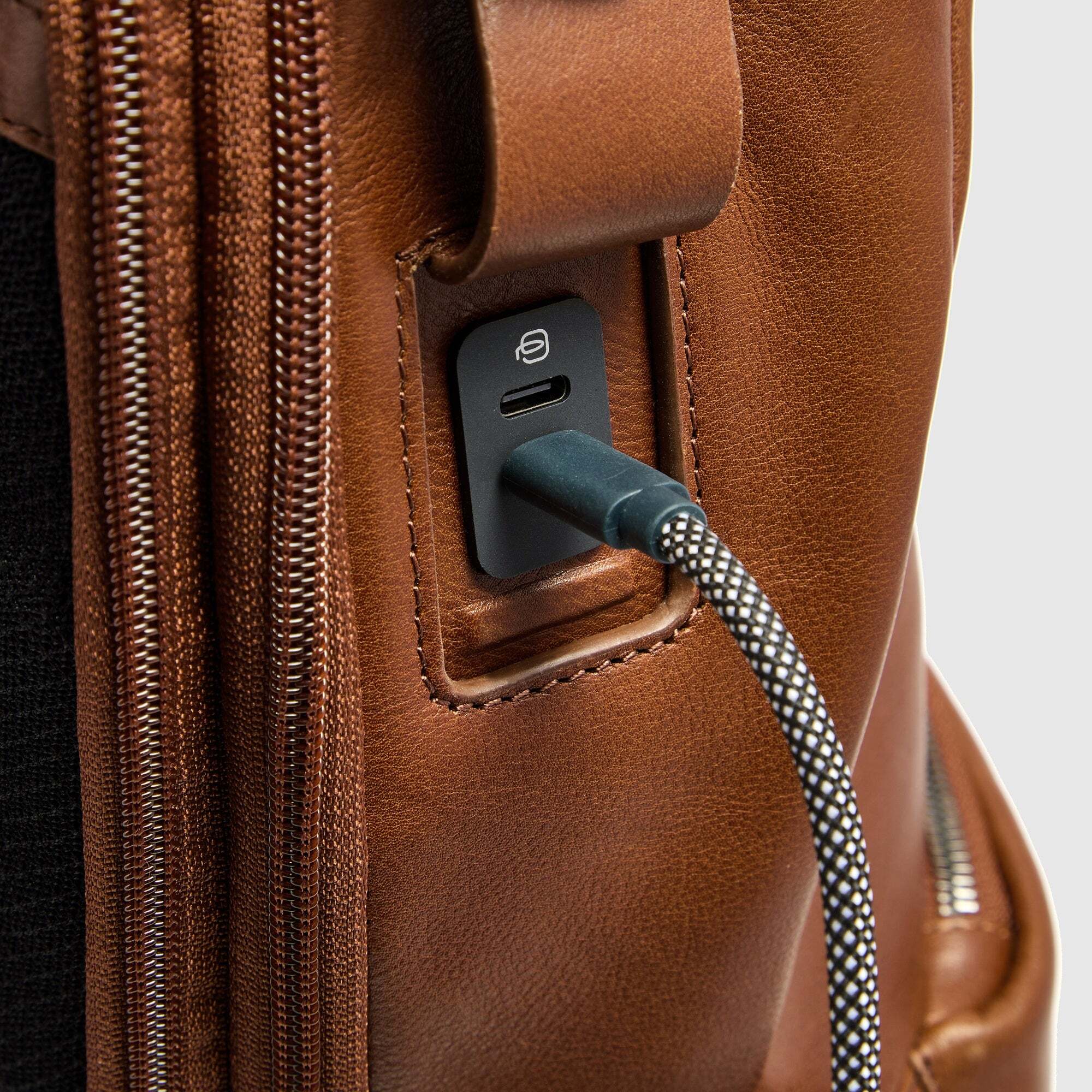 Piquadro Zaino da bici con tasca per ricarca wireless