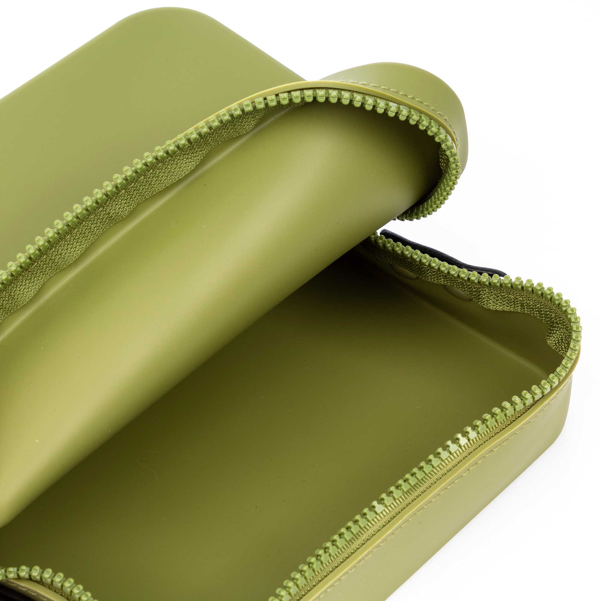 Cuerpo bolso bandolera cuadrado de silicona.