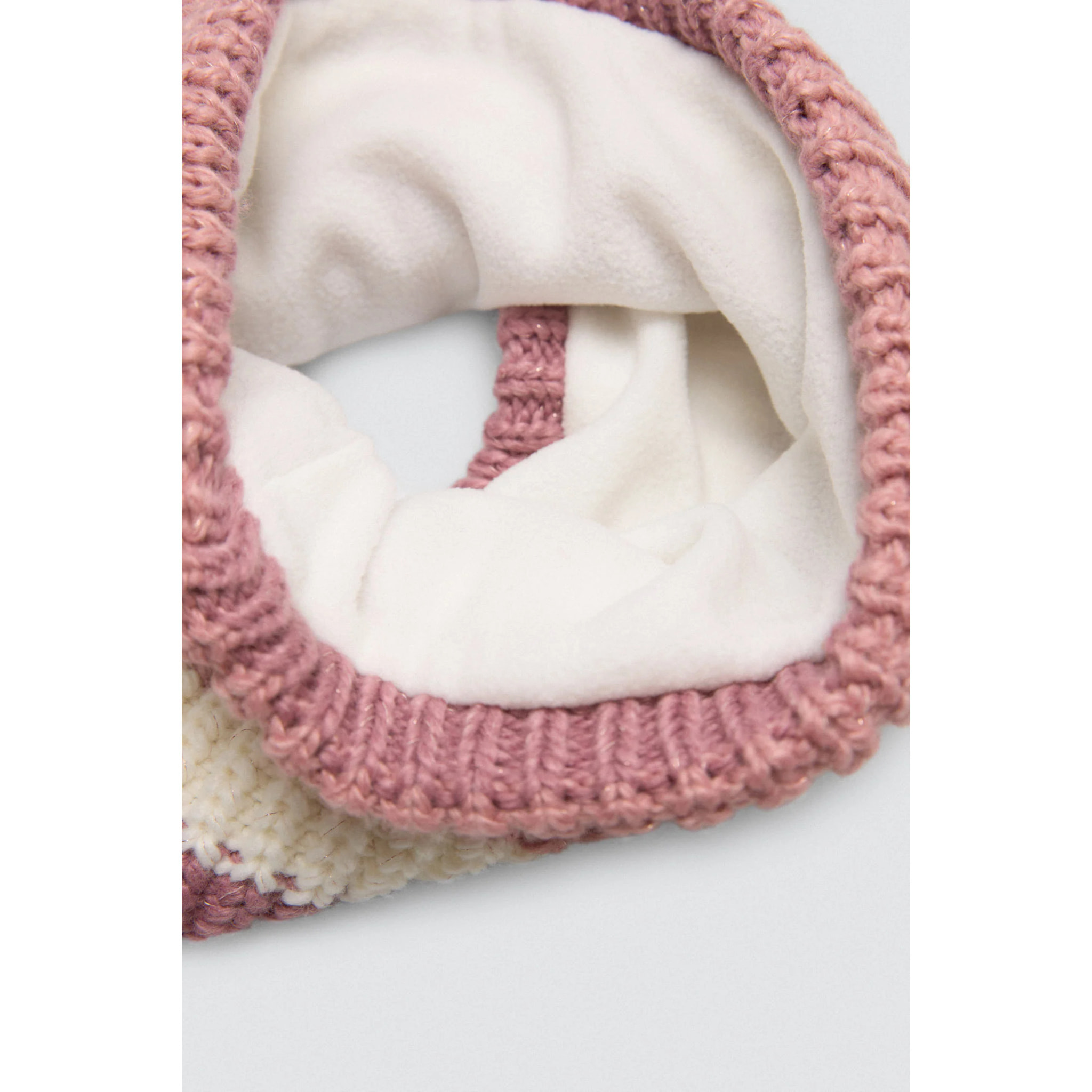 Colletto in maglia a righe