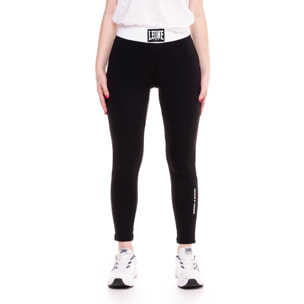 Leggings de mujer en blanco y negro.