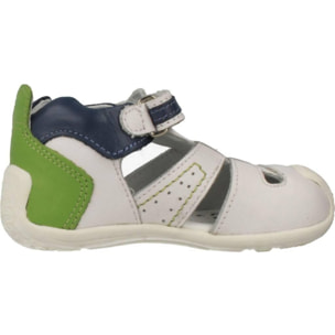 Sandalias Niño de la marca CHICCO  modelo 68405 BLANCO
