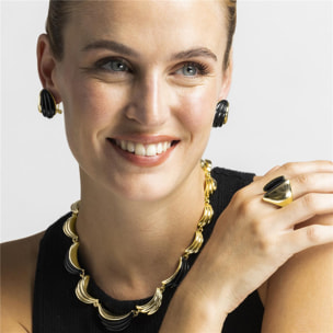 Anillo con Resina Negra acabado oro 18k