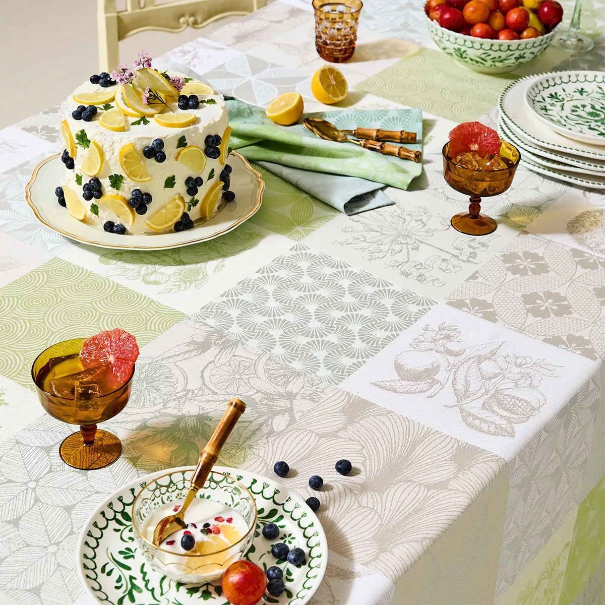 Nappe pur coton enduit motif jacquard beige vert Mille parfums verde