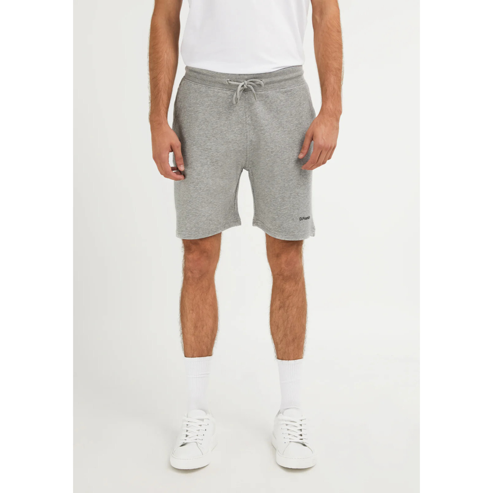 Pantalón Corto Logo Jogger Shorts en Gris D.Franklin