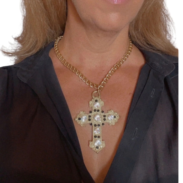 Collar cruz con cristales de sw en cristal y negro sobre dorado. 50cm