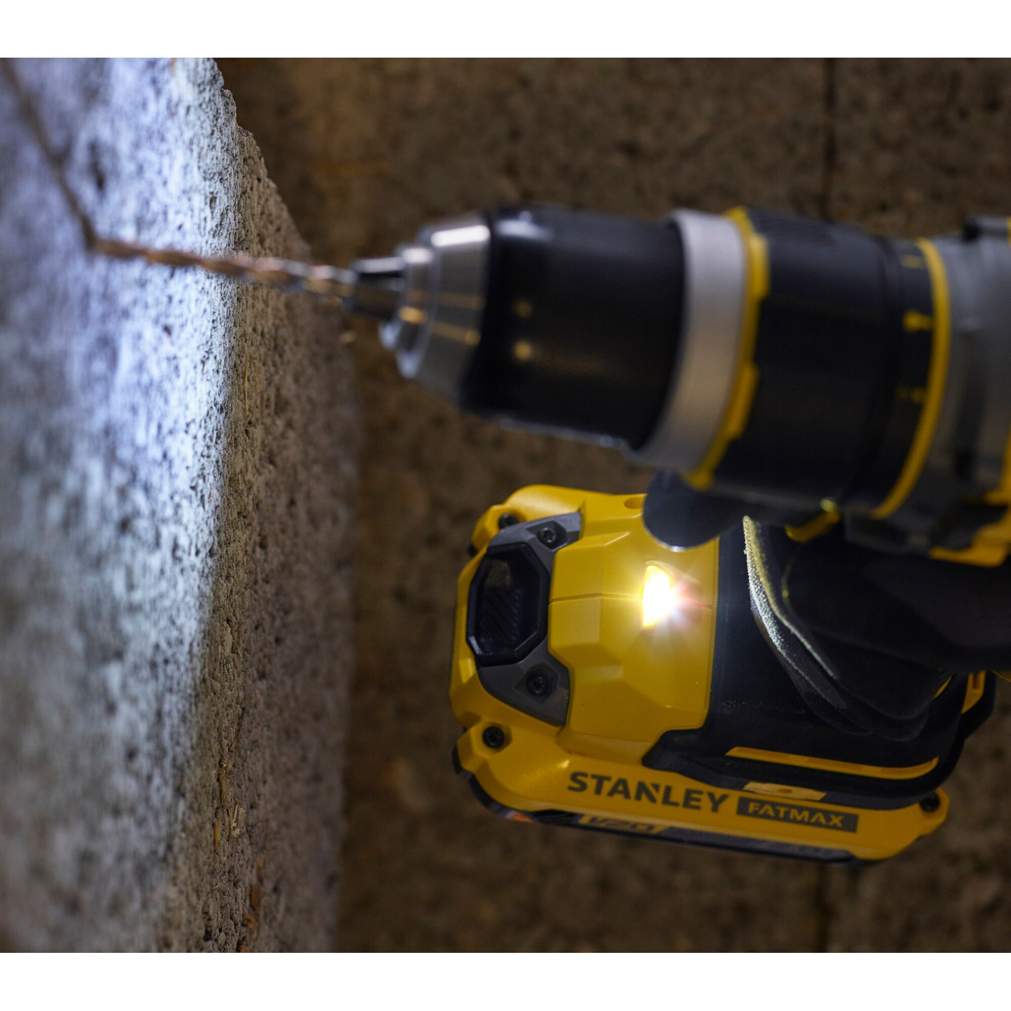 V20 Perceuse Visseuse à Percussion 80Nm Brushless - Lithium 18V - 2 Batteries 4Ah STANLEY FATMAX - SFMCD721M2K-QW