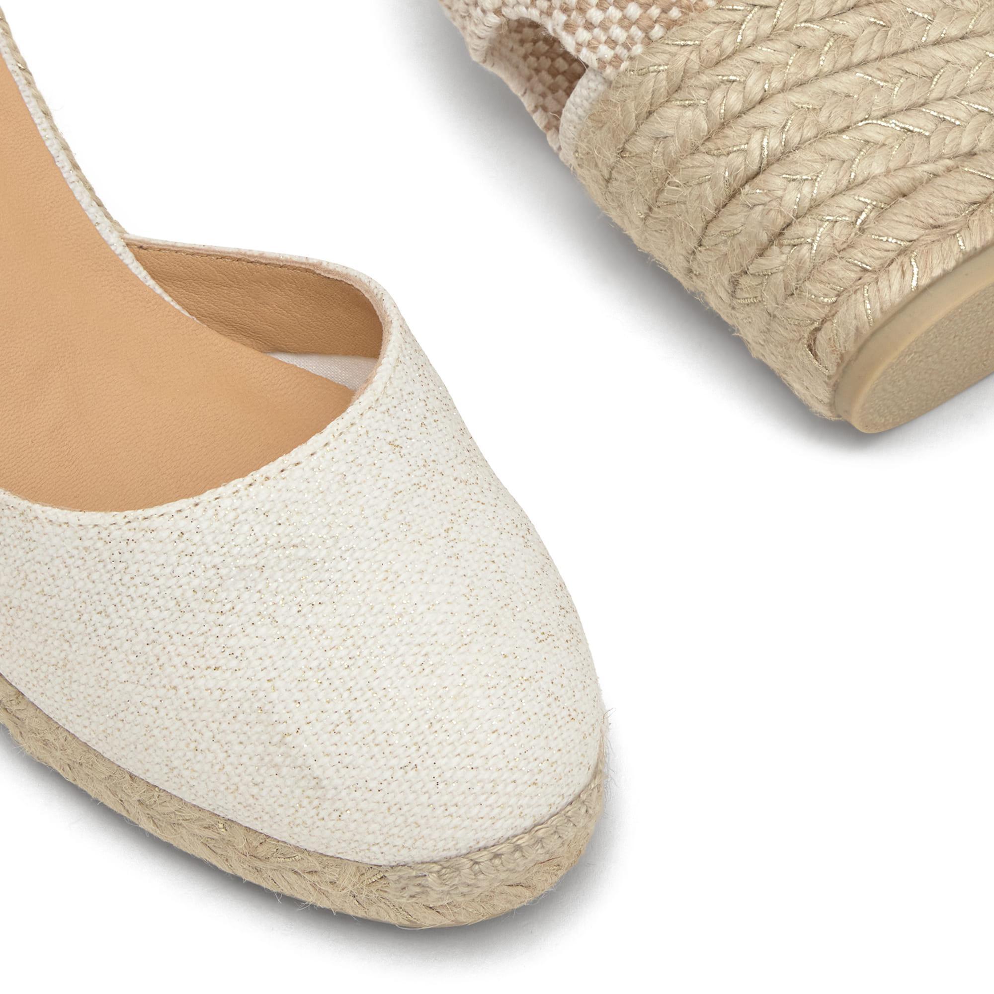 Alpargata de cuña Carina en lino metalizado con cierre de cintas