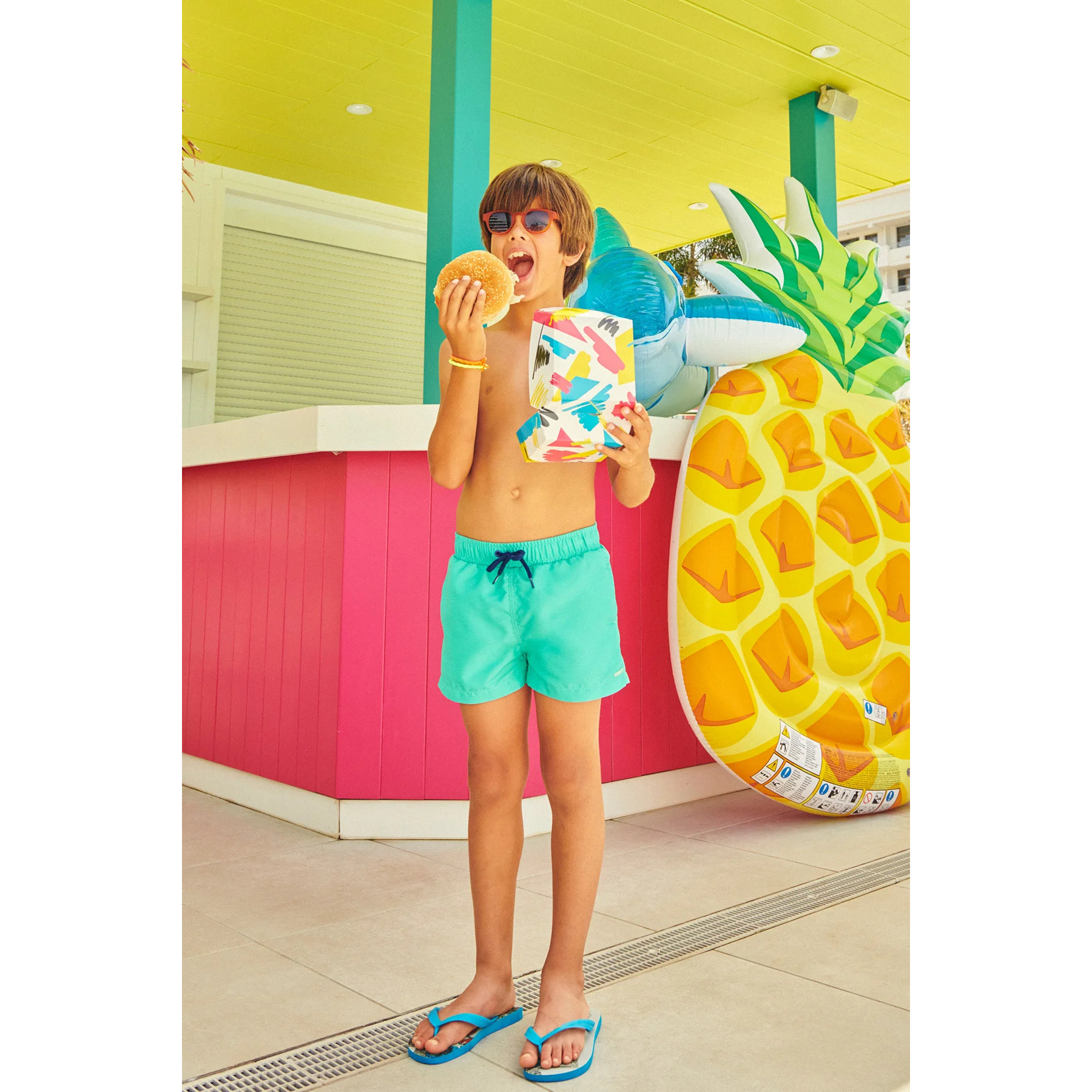 Costume da bagno corto da ragazzo blu scuro in tinta unita