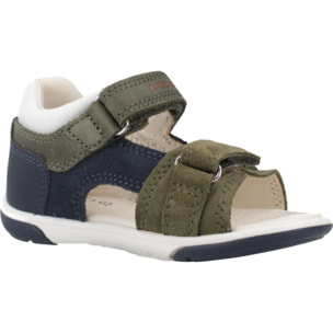 Sandalias Niño de la marca GEOX  modelo B SANDAL ZAPITO BOY VERDE
