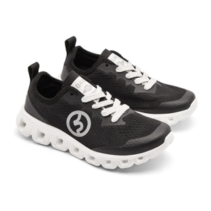 Zapatillas Deportivas con Detalles en Negro