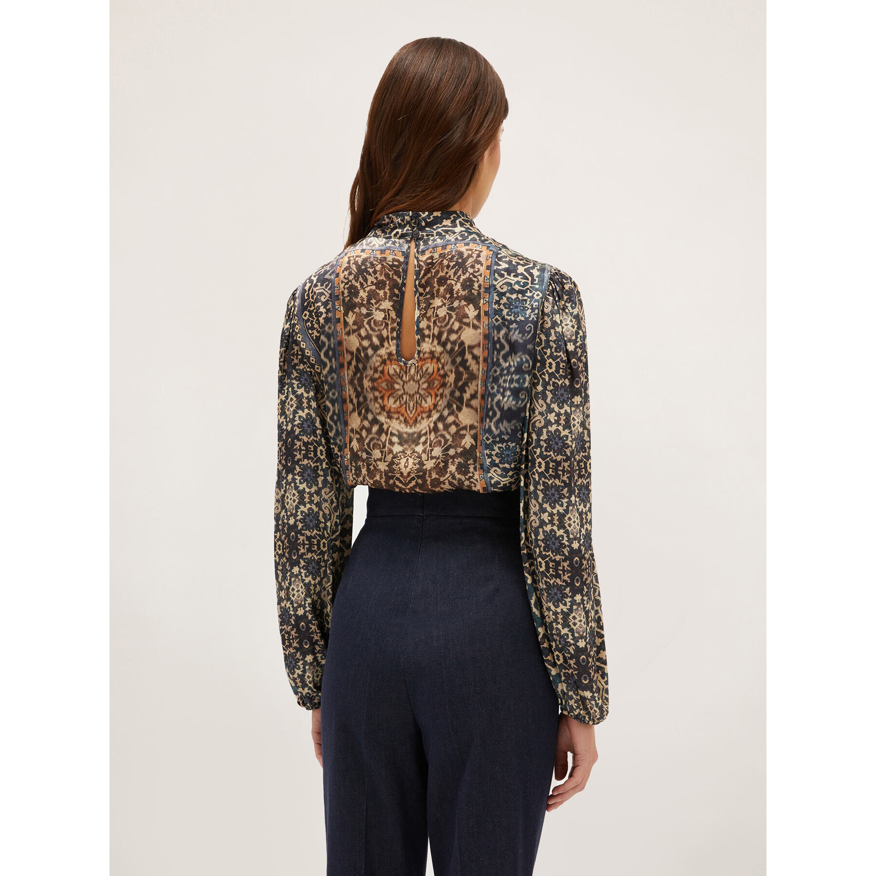 Motivi - Blusa de raso con estampado tipo fular - Beige