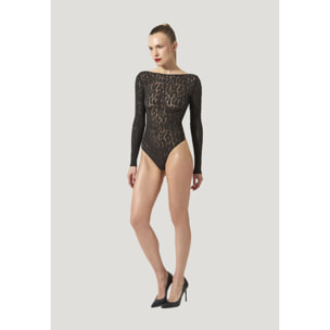 Body Leo String