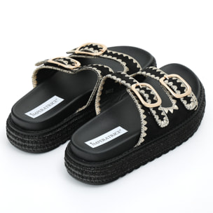 Sandali platform in simil pelle con fibbie color oro