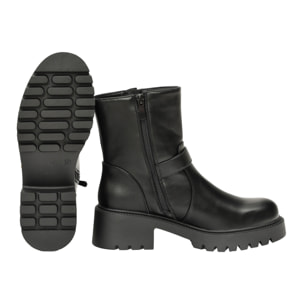 Stivaletti in simil pelle con fondo in gomma