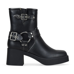 Botas de tacón negras con hebillas