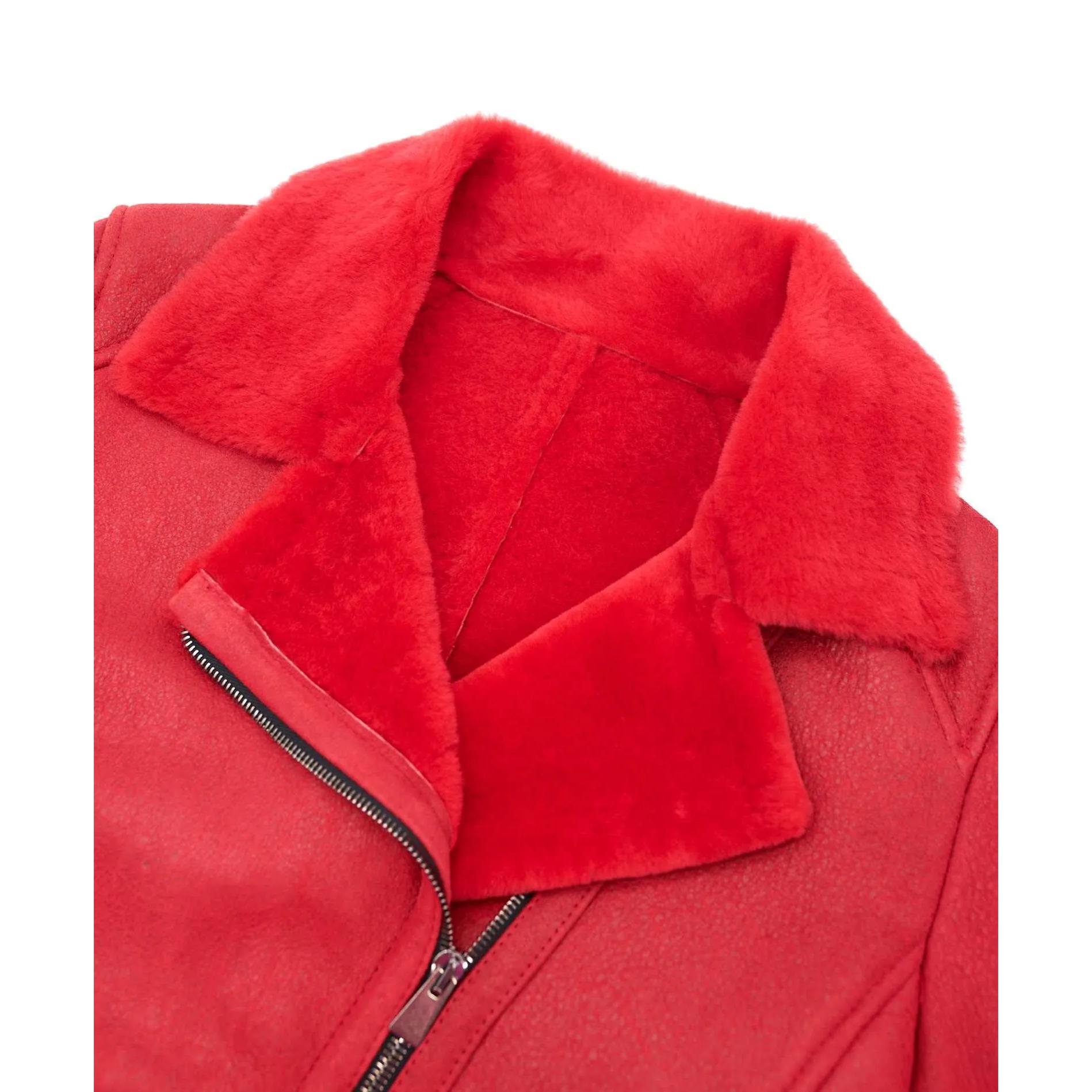 Montone shearling rosso con cintura e cerniera trasversale