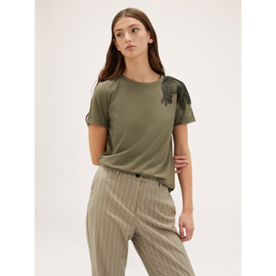 Motivi - Camiseta con aplicación de hoja bordada - Verde