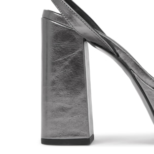 Sandalia de tacón Fibi en cuero metalizado con cierre de hebilla