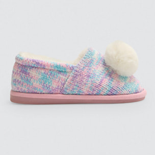 Pantofole colorate con pompon e tessuto intrecciato