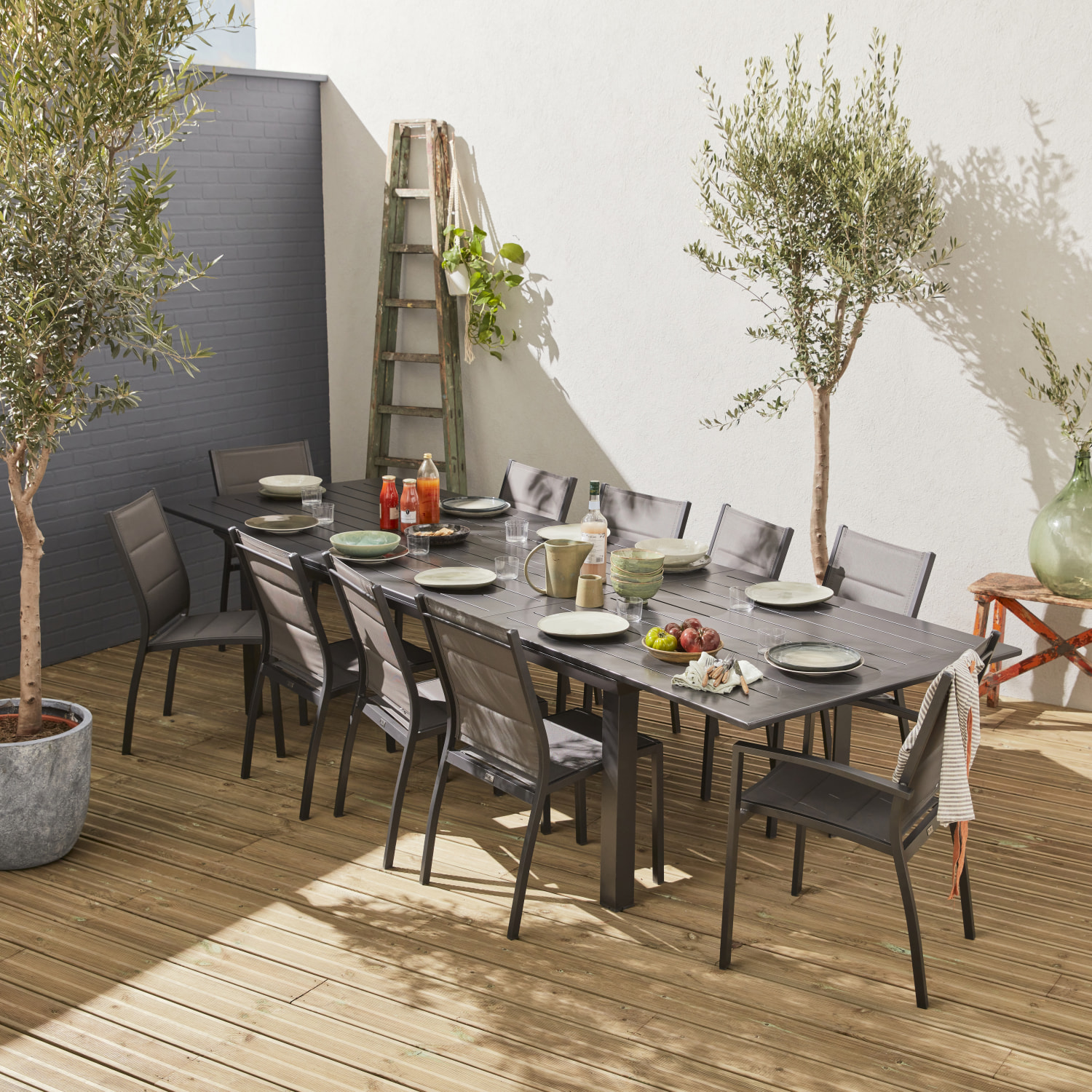Table de jardin extensible aluminium + 10 assises - Odenton Anthracite - Grande table en aluminium 235/335cm avec rallonge et 10 assises en textilène