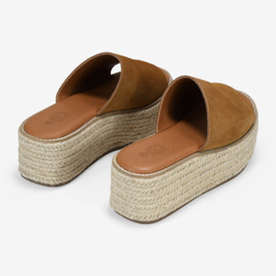 Sandalias de plataforma marrones en piel con esparto