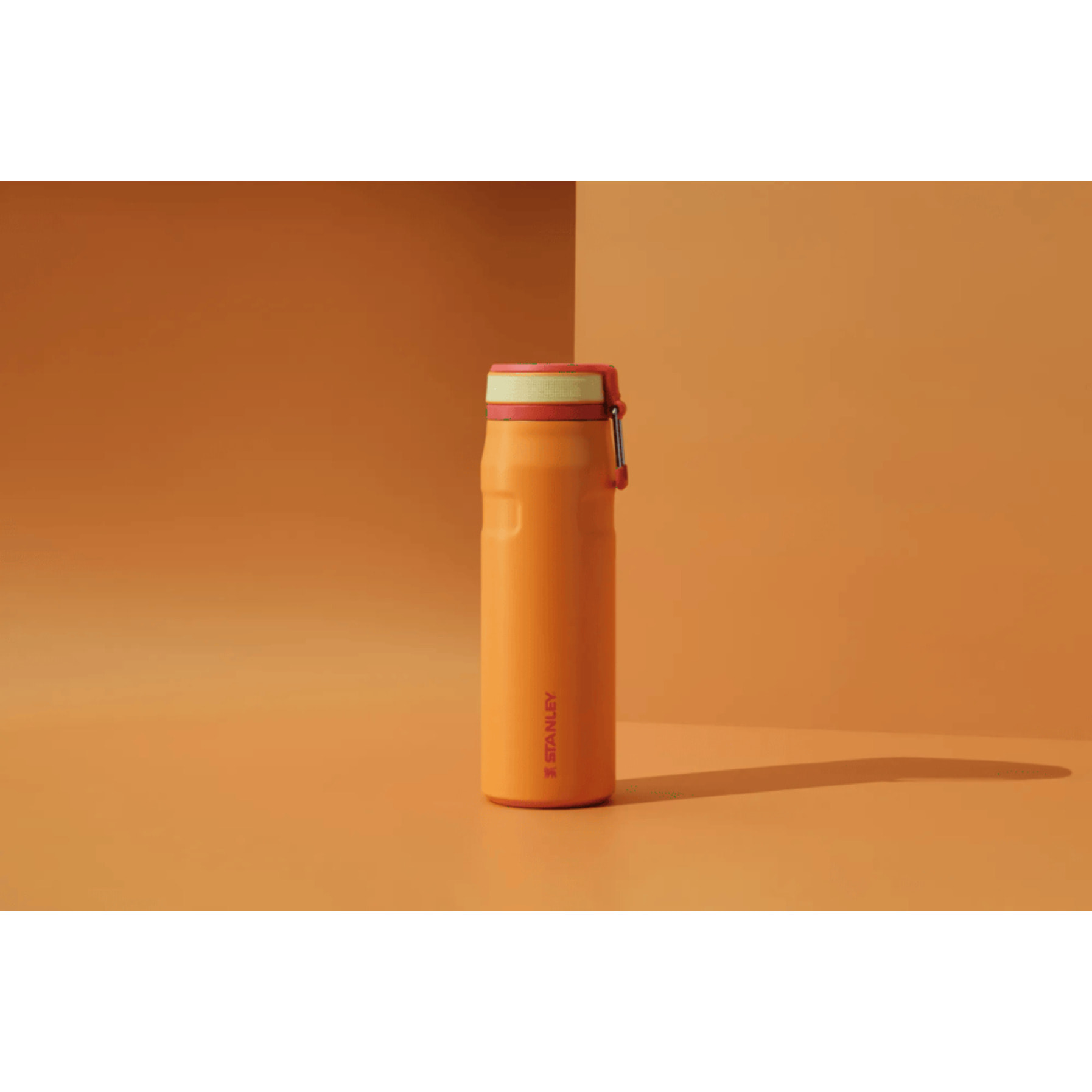 Botella de agua Isotermica Con Pajita - 0,7L - ICEFLOW™ BOTTLE TWIST FLIP 2.0 - Goldenrod Coral