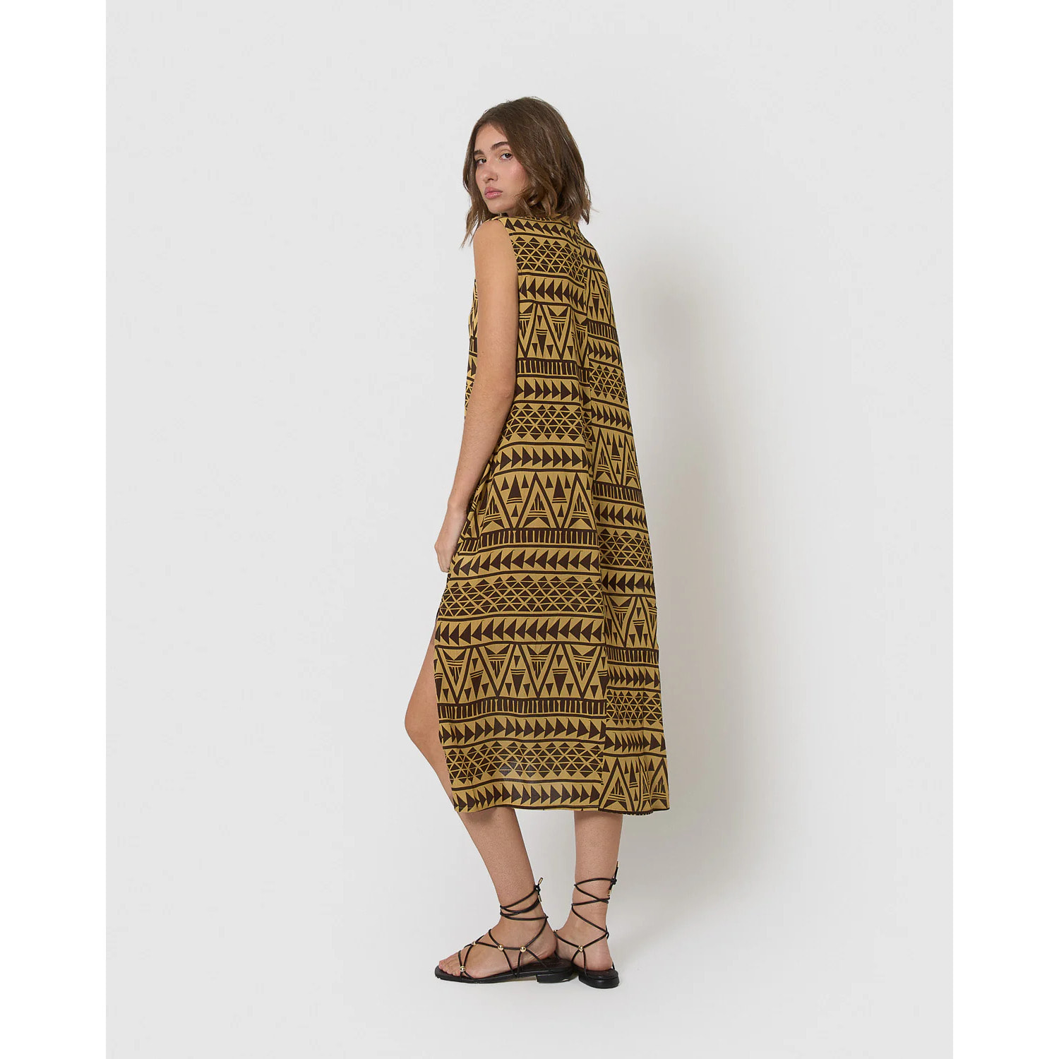 Vestido midi bambula detalles plisados indi marrón