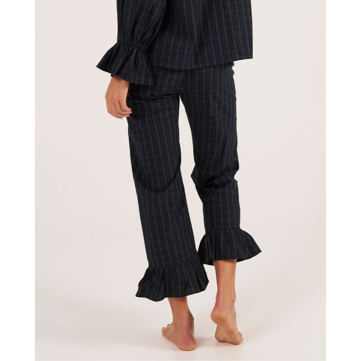 Pantalón de pijama con volante en los tobillos y estampado de cuadros