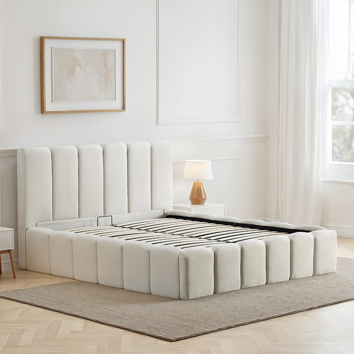 Lit Coffre Madeleine en tissu Beige, Grand espace de Rangement, Tête de lit rembourrée, Lattes actives, Vérins Hydrauliques, Design Élégant